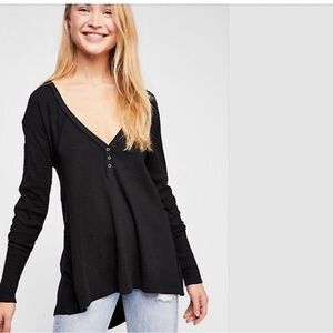 We The Free Charcoal long sleeve Top in size medium